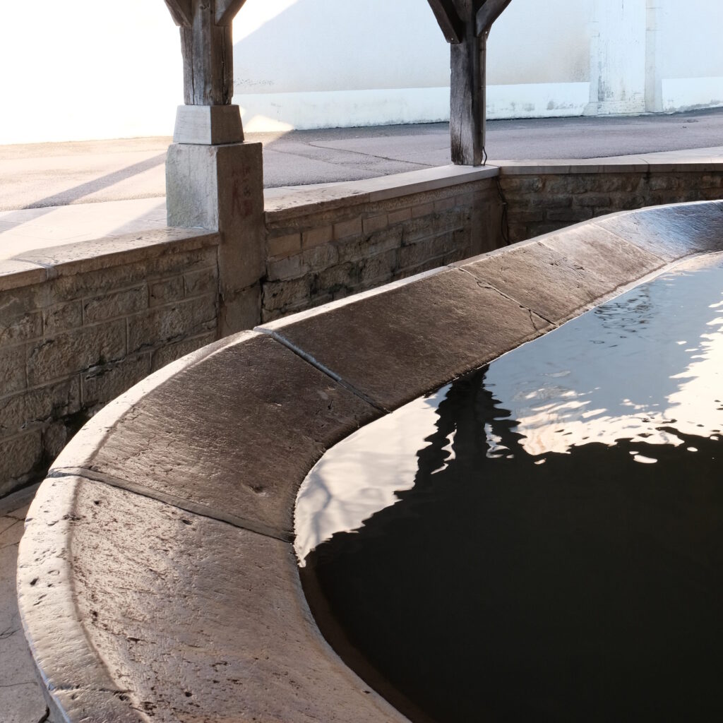 lavoir Buxy pierre salle des fêtes